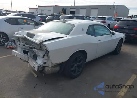 2017 Dodge Challenger Sxt Plus z USA, uszkodzony, nr VIN 2C3CDZAG6HH574258